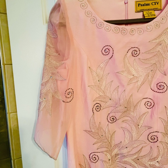 Beautiful peach color dress was embroidered with beads size 10 - Picture 6 of 8